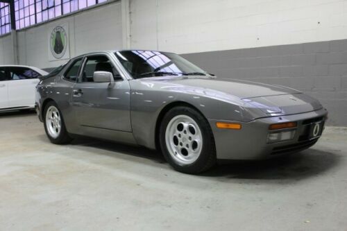 1986 Porsche 944 Turbo Front Profile